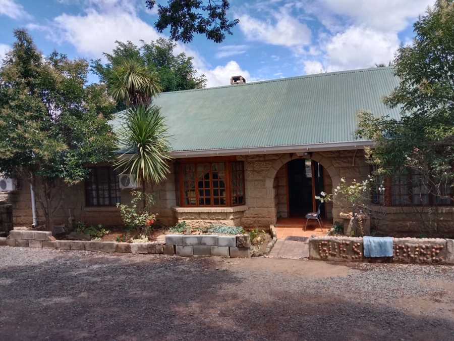 11 Bedroom Property for Sale in Ladybrand Free State